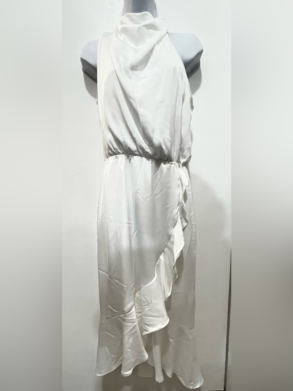 Halter-Neck White fully  Lined Midi Dress with Ruffle.NWOT